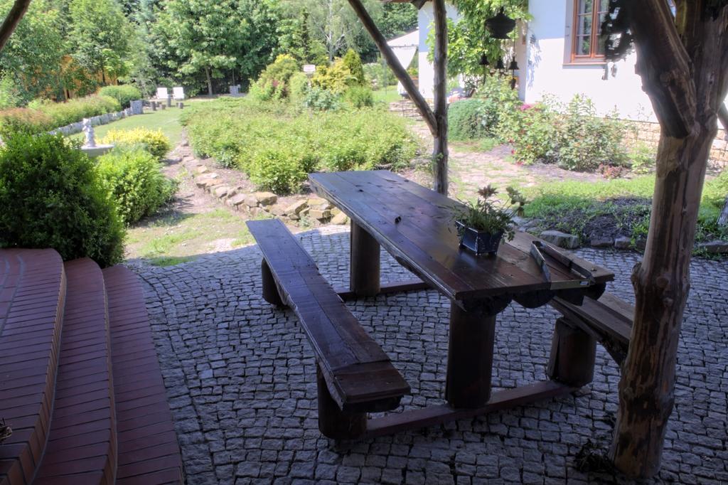 Pensjonacik Ogrody Otel Pierzchno Dış mekan fotoğraf
